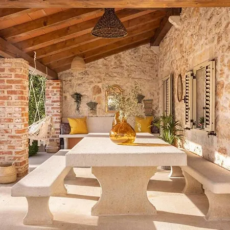 Om Shanti * Porec